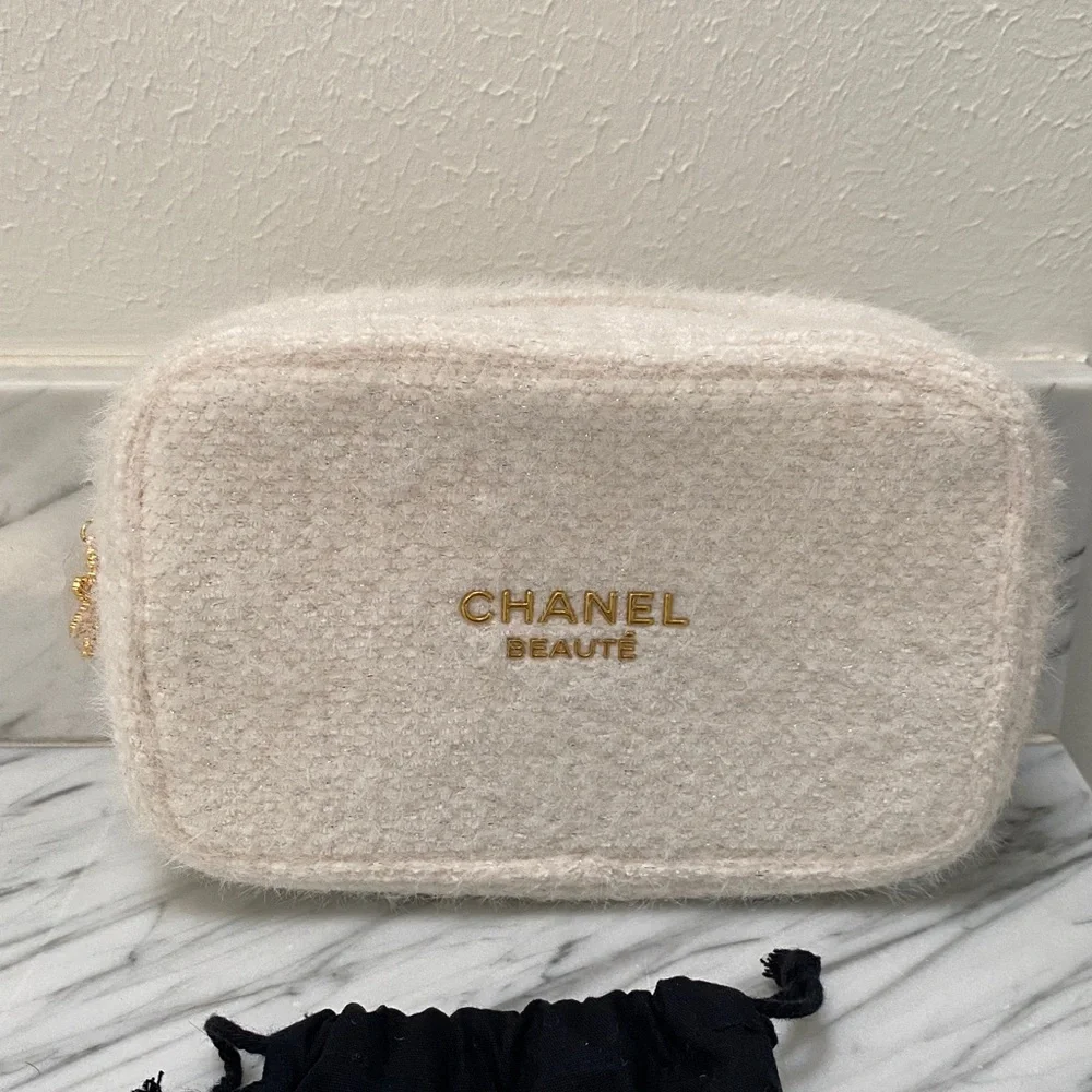 Chanel Beauté Cream Bouclé Cosmetic Pouch